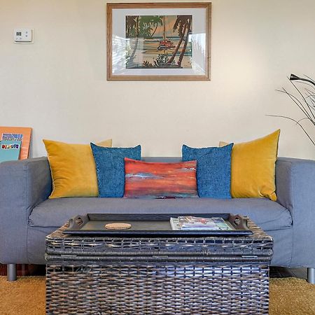 Villa Wine-Dine-Sunshine Cozy Flat In The Heart Of Dtsp San Petersburgo Exterior foto