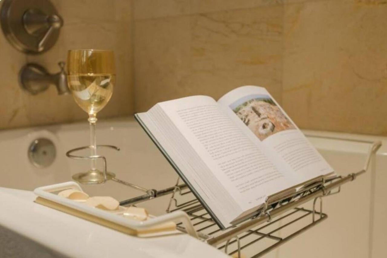 Villa Wine-Dine-Sunshine Cozy Flat In The Heart Of Dtsp San Petersburgo Exterior foto