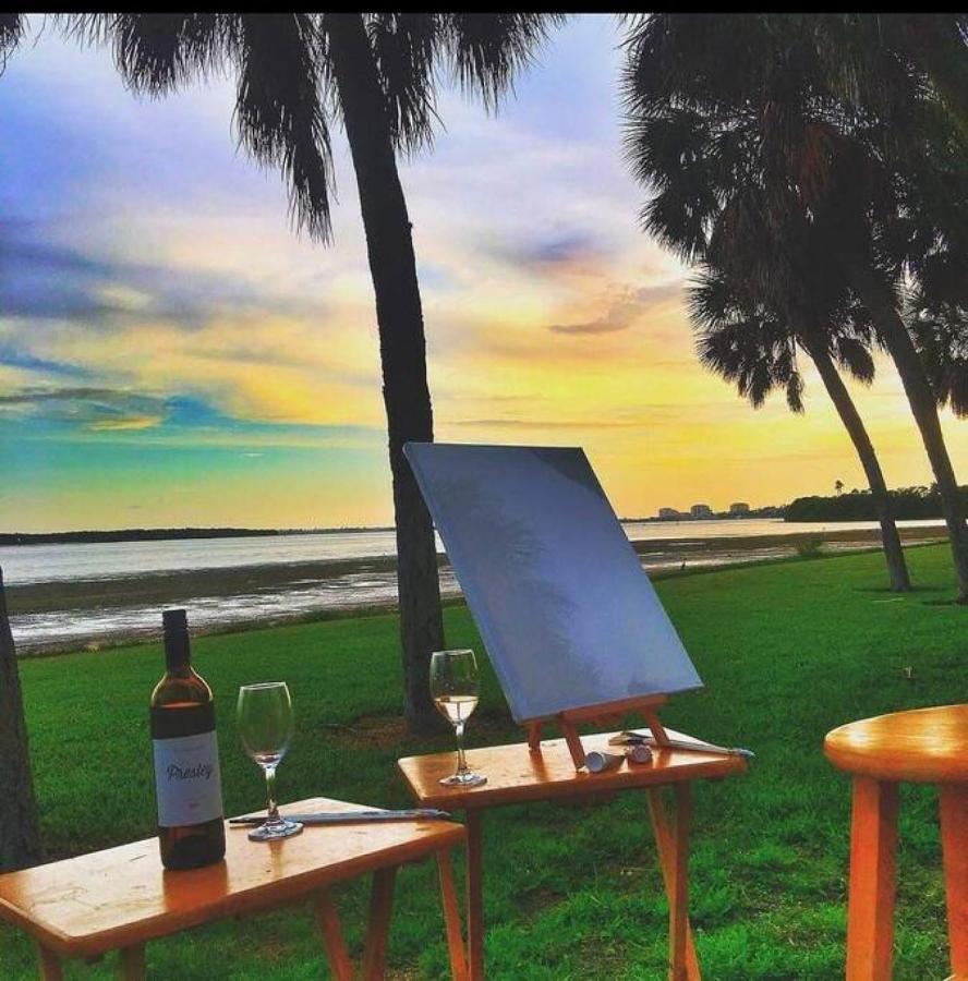 Villa Wine-Dine-Sunshine Cozy Flat In The Heart Of Dtsp San Petersburgo Exterior foto