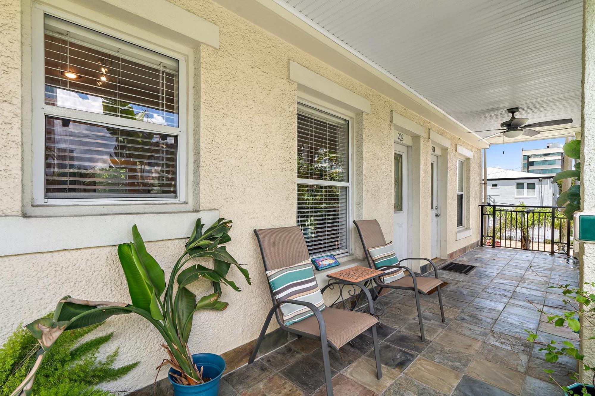 Villa Wine-Dine-Sunshine Cozy Flat In The Heart Of Dtsp San Petersburgo Exterior foto