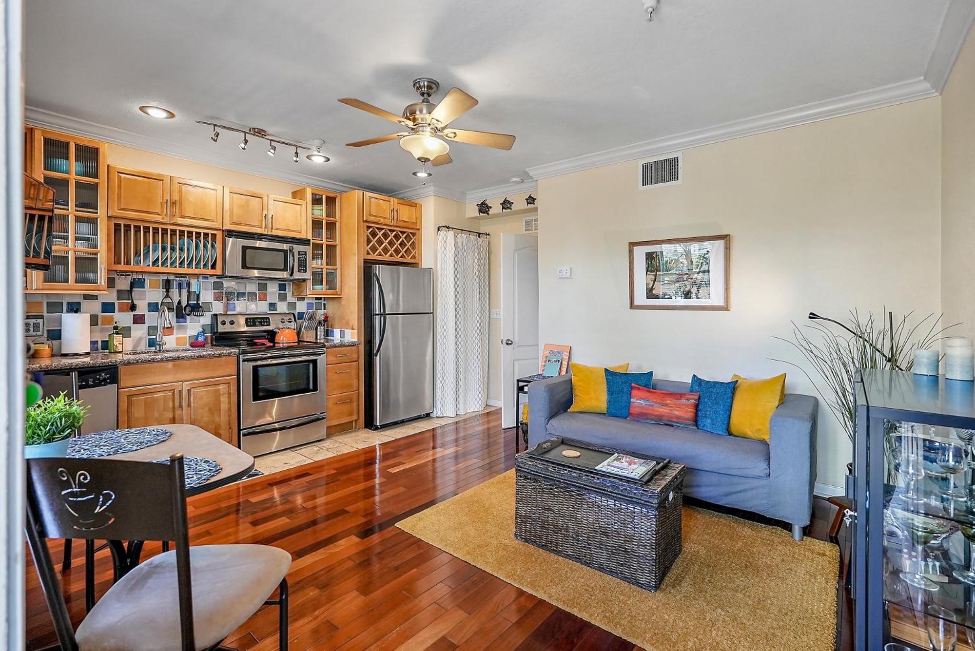 Villa Wine-Dine-Sunshine Cozy Flat In The Heart Of Dtsp San Petersburgo Exterior foto