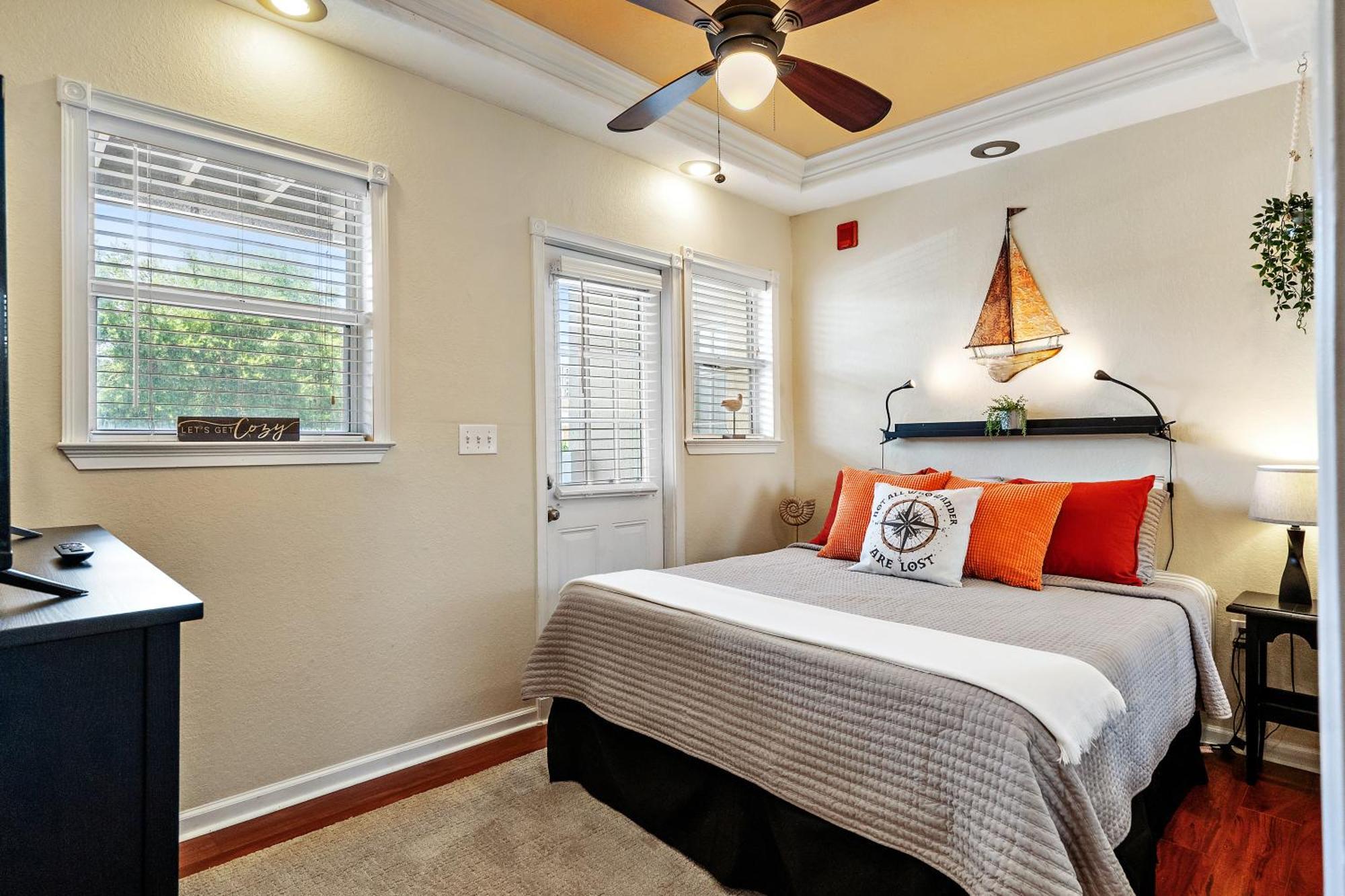 Villa Wine-Dine-Sunshine Cozy Flat In The Heart Of Dtsp San Petersburgo Exterior foto