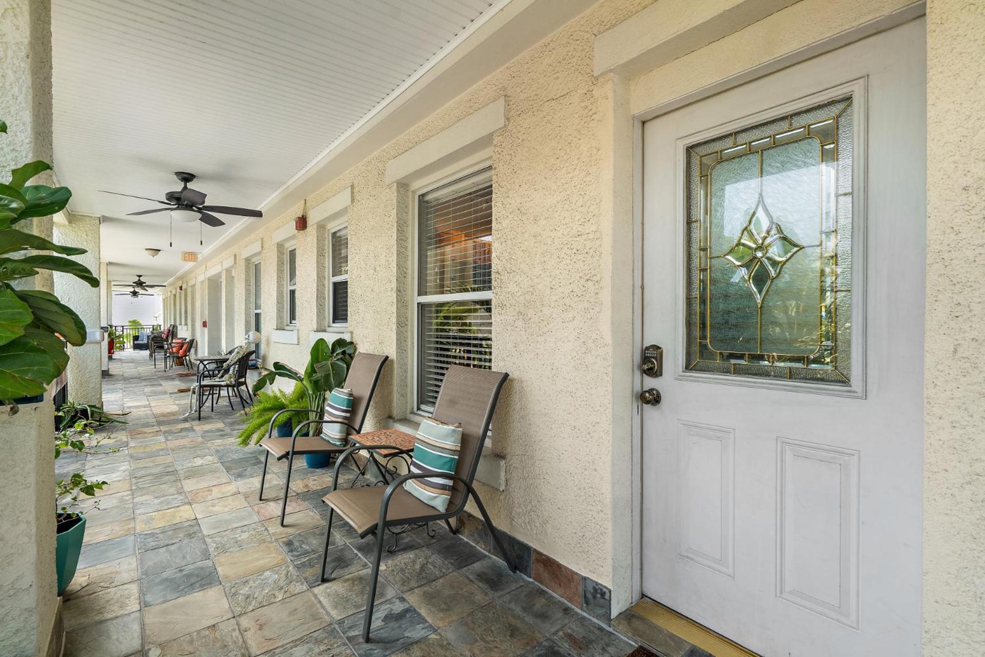 Villa Wine-Dine-Sunshine Cozy Flat In The Heart Of Dtsp San Petersburgo Exterior foto